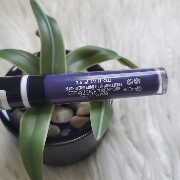 Covergirl Melting Pout Matte Lipstick Virgo #318 - Picture 3 of 5